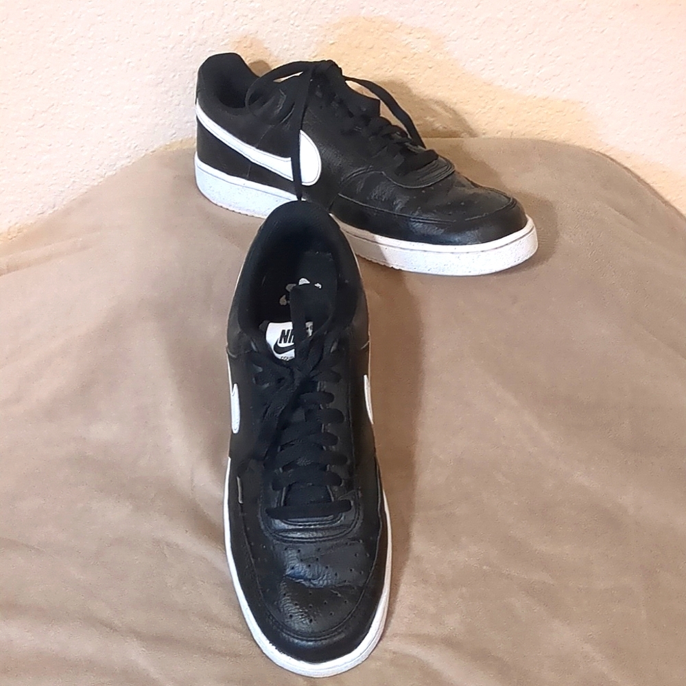 NIKE SNEAKERS